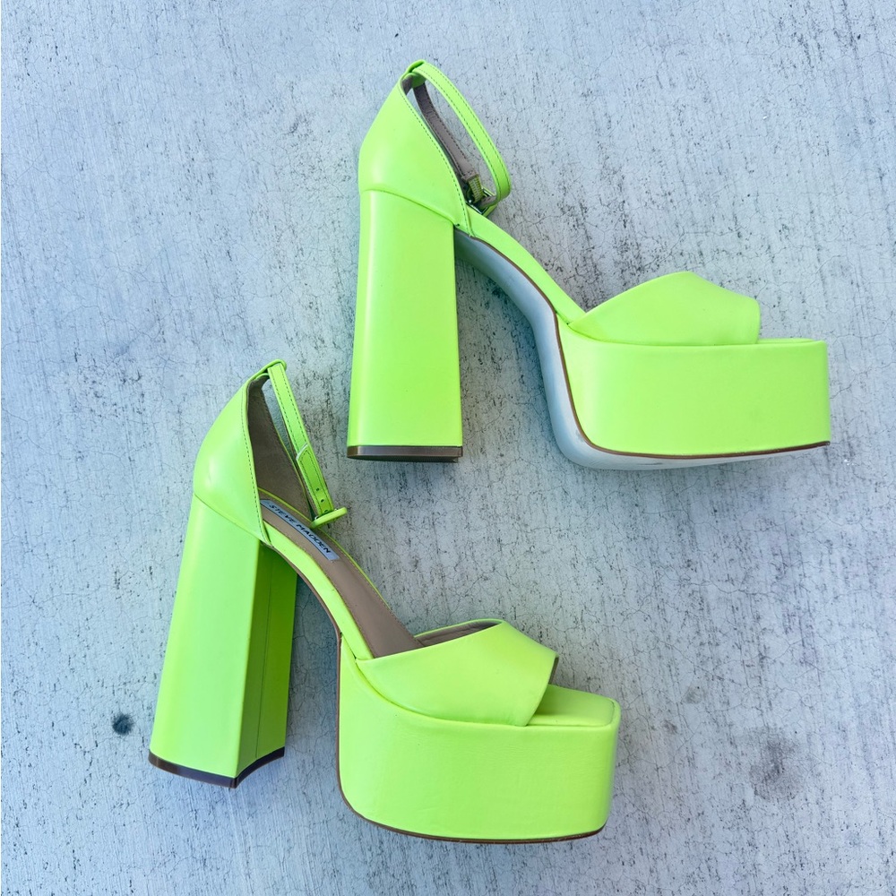 Steve Madden Neon Lime Platform Sandals - Picture 2 of 4